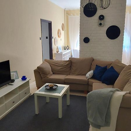 Tuerkiz Apartman - 5 Szobas 13 Fos Apartmanhaz 4Km A Balaton- Balatonszabadi Fürdőtelep Exterior foto