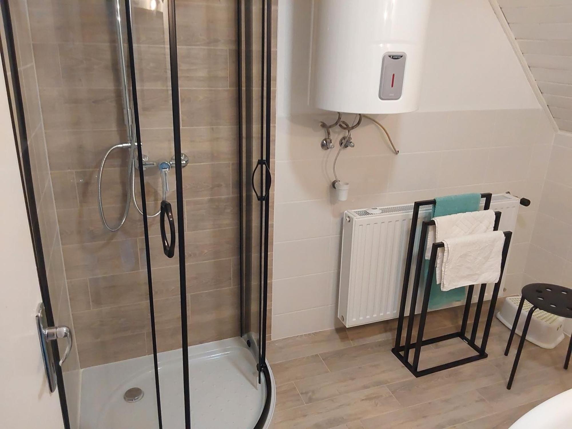 Tuerkiz Apartman - 5 Szobas 13 Fos Apartmanhaz 4Km A Balaton- Balatonszabadi Fürdőtelep Exterior foto
