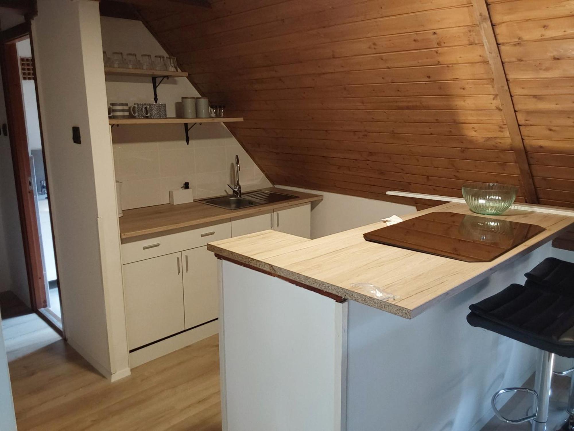 Tuerkiz Apartman - 5 Szobas 13 Fos Apartmanhaz 4Km A Balaton- Balatonszabadi Fürdőtelep Exterior foto
