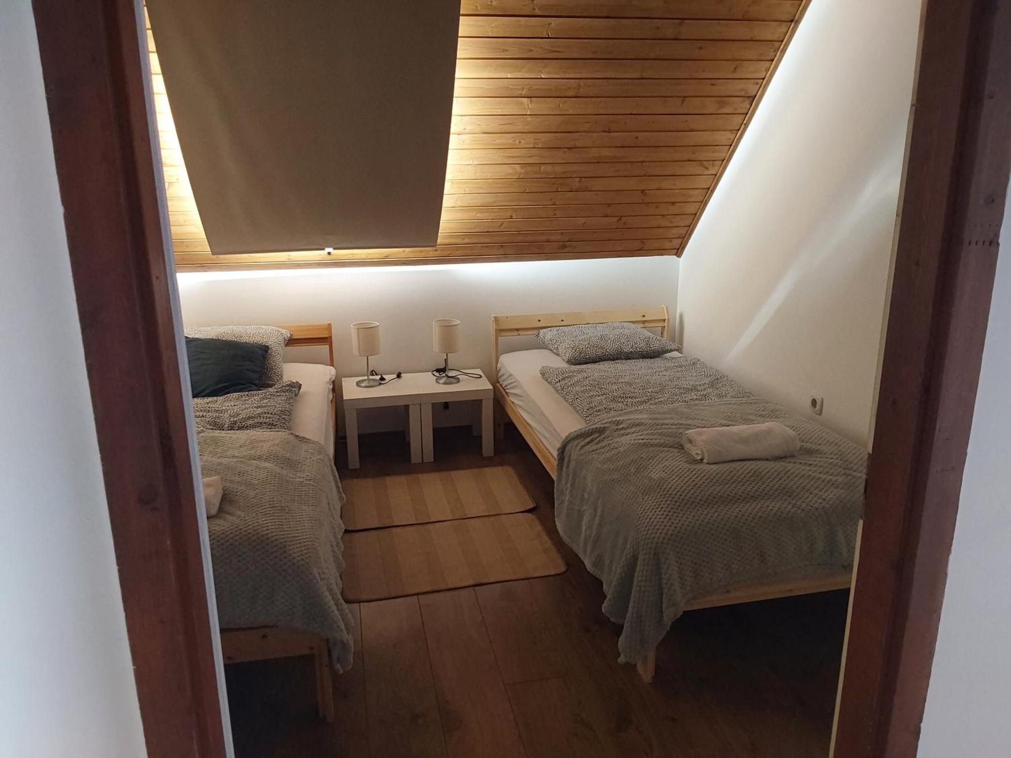 Tuerkiz Apartman - 5 Szobas 13 Fos Apartmanhaz 4Km A Balaton- Balatonszabadi Fürdőtelep Exterior foto